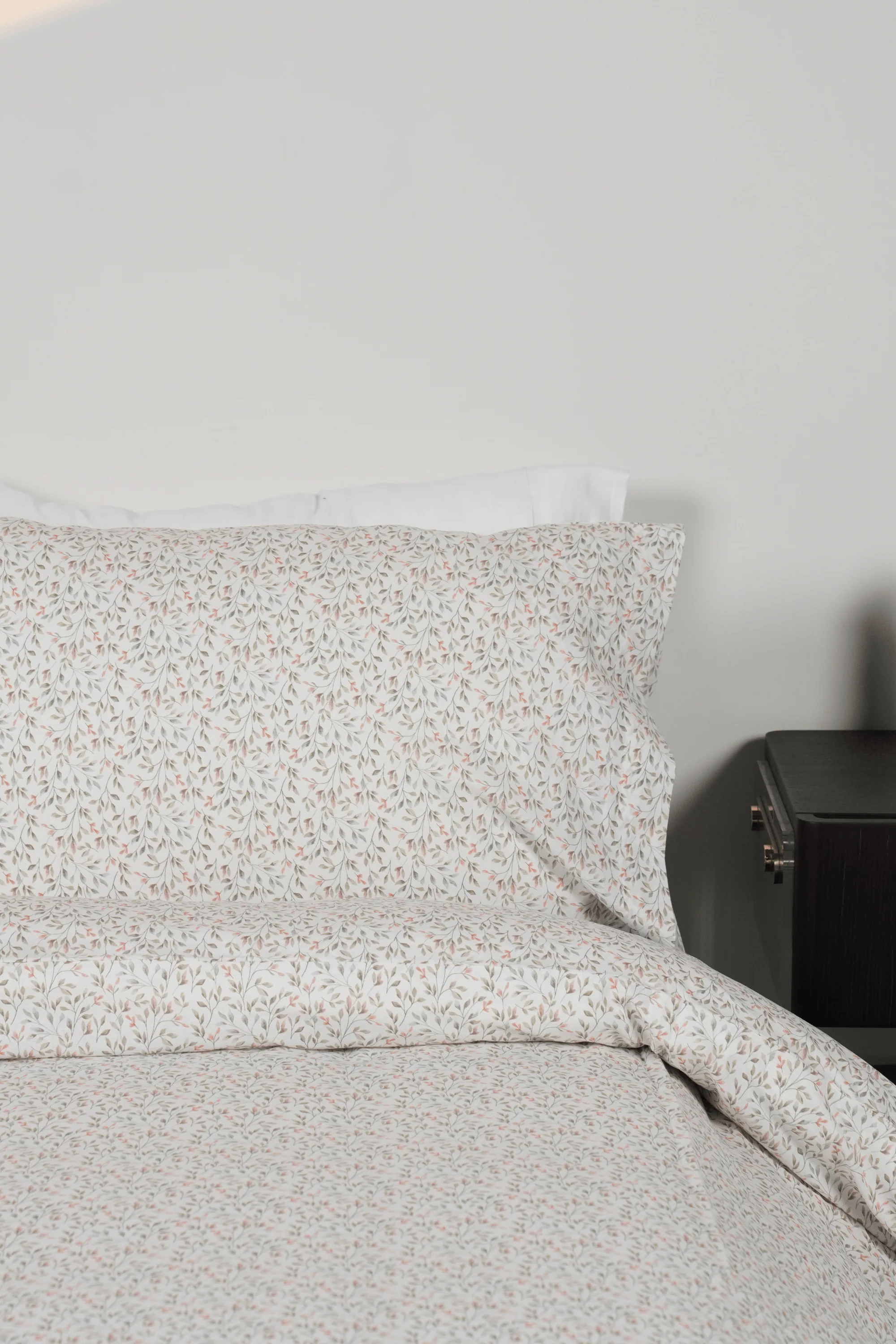 Aria Sateen Bed Sheet Set - Image 8