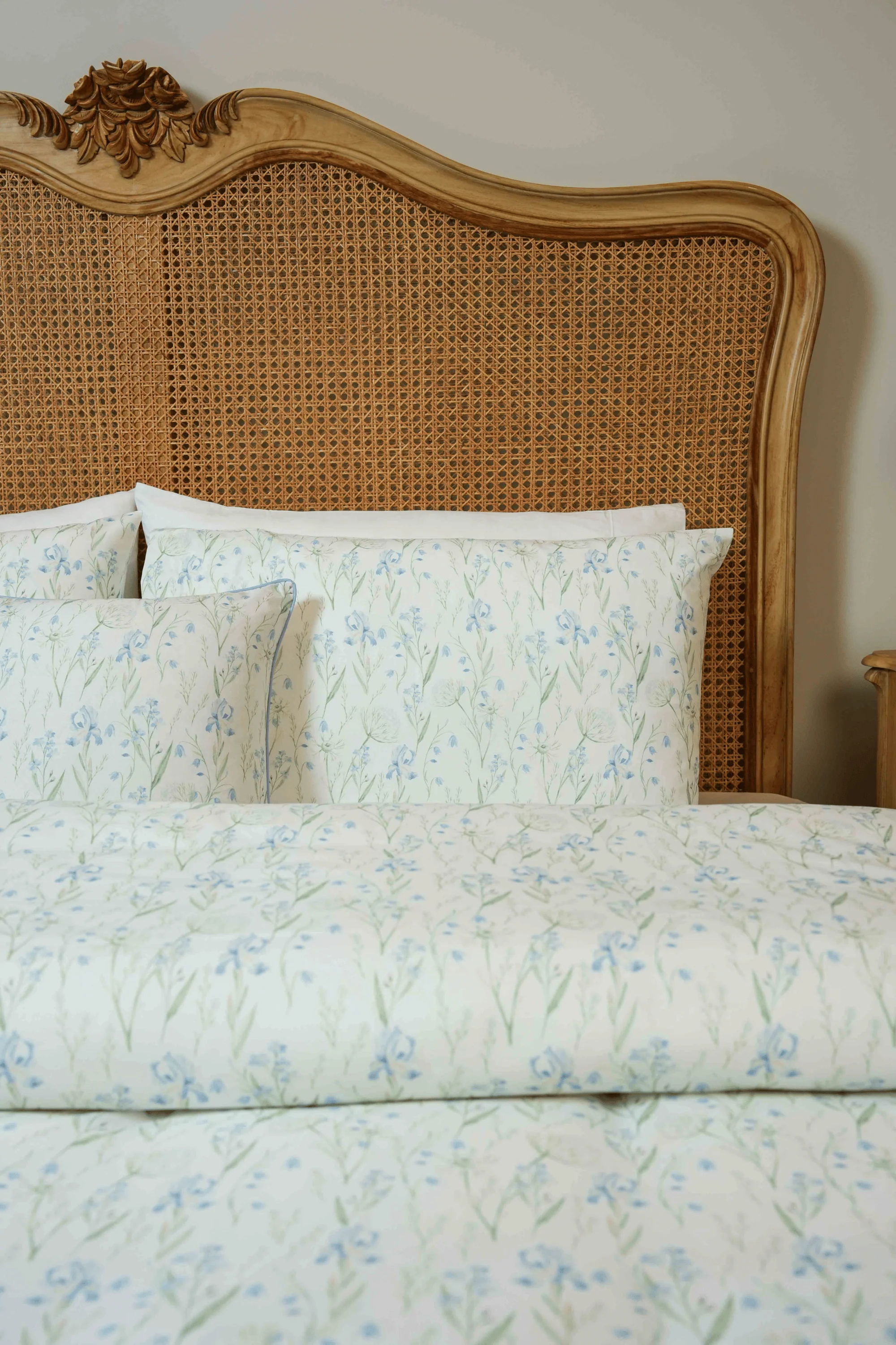 Mist Flower Percale Bed Sheet Set - Image 4