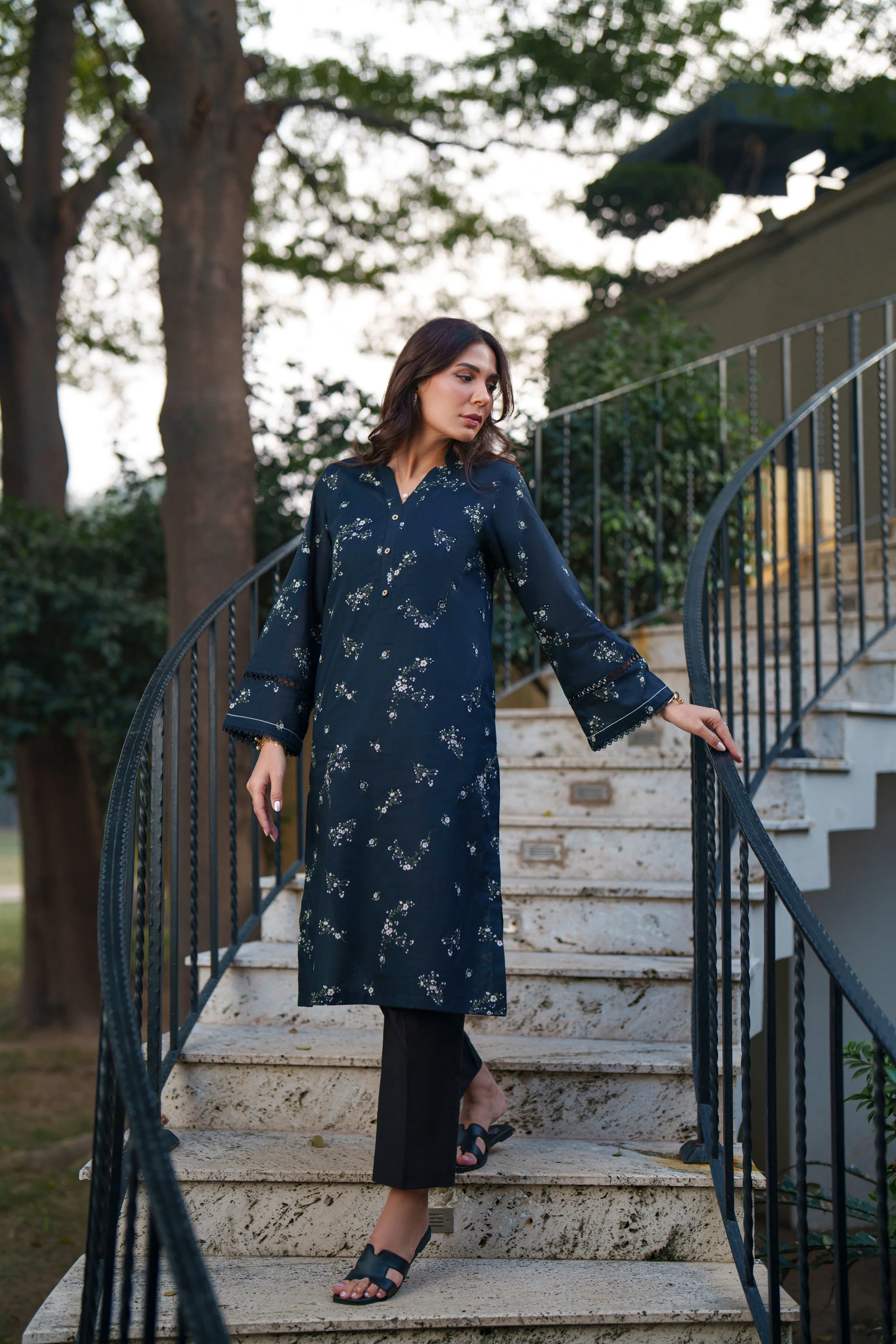 Noir Flora Kurta - Image 3