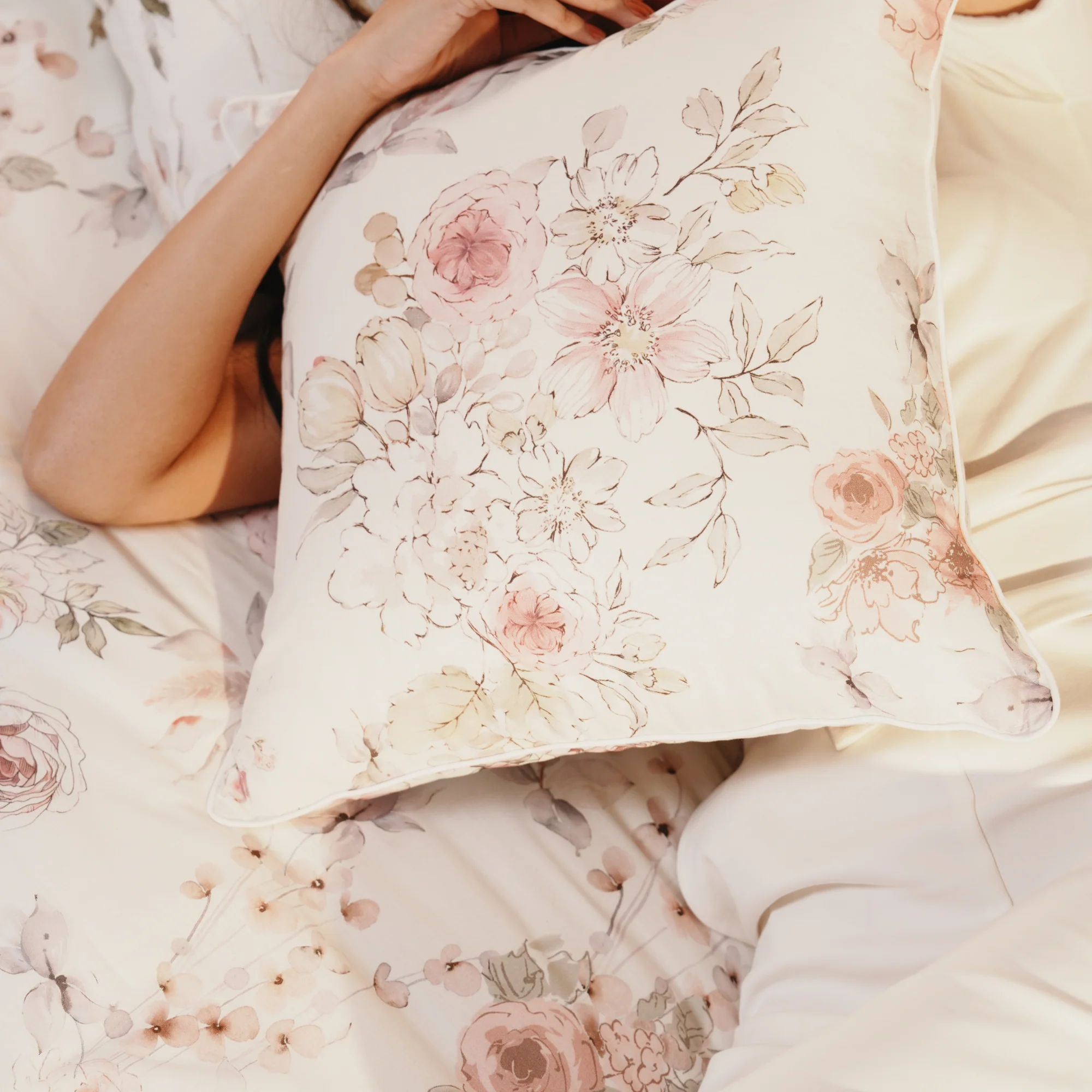 Petalis Bed Sheet Set - Image 5
