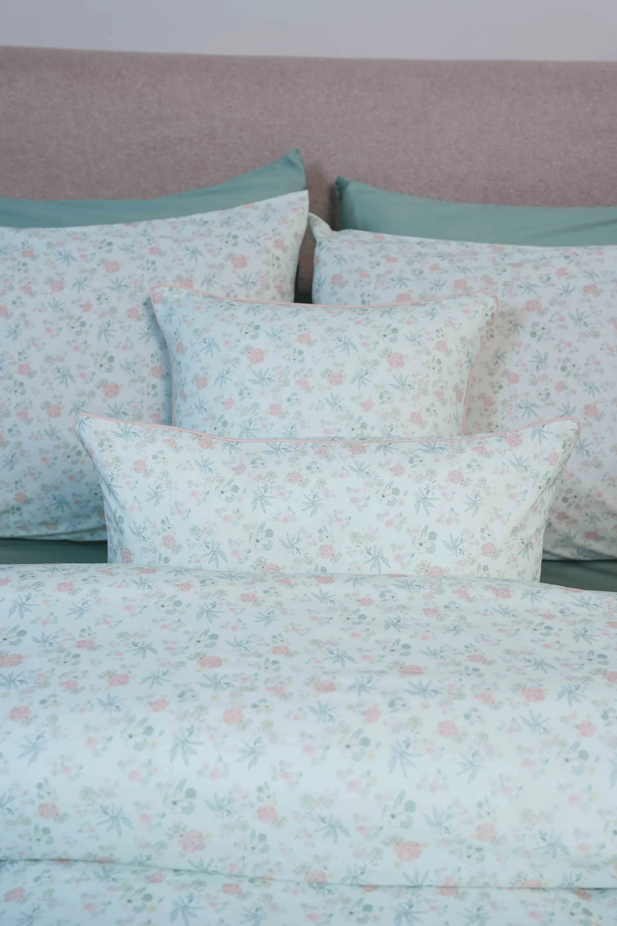 Sage Garden Percale Bed Sheet Set - Image 4