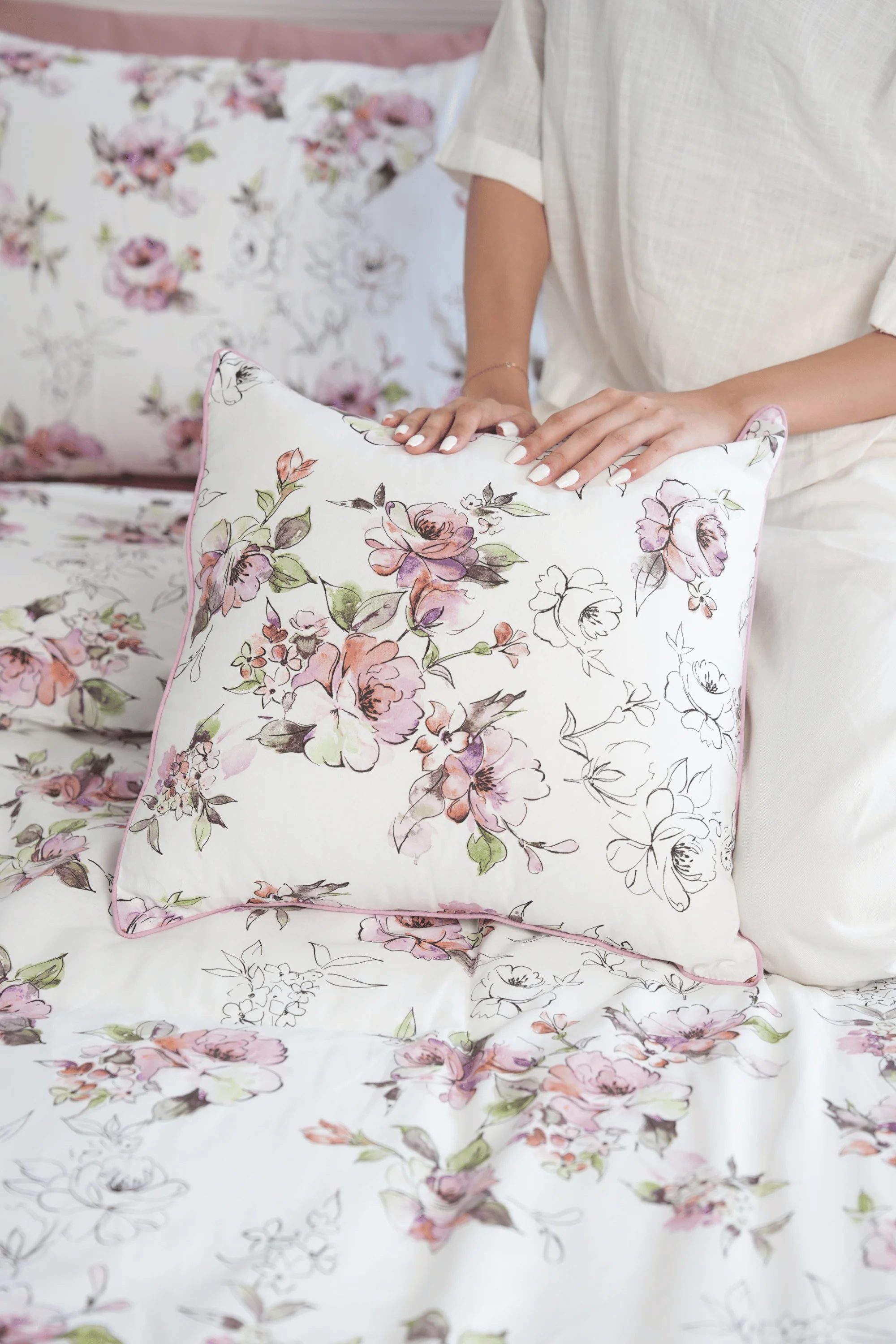 Victorian Rose Pillowcases - Image 3